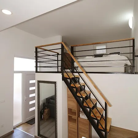 Viola Apartment